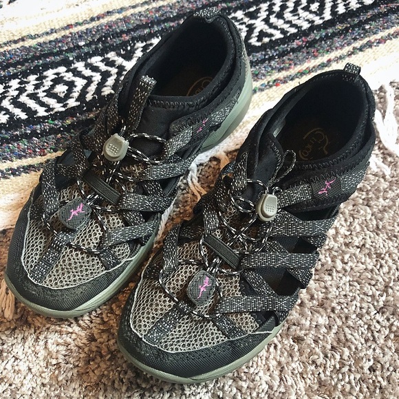 chaco river shoes